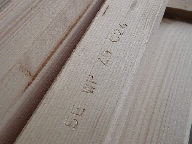 Drewno konstrukcyjne lite C24