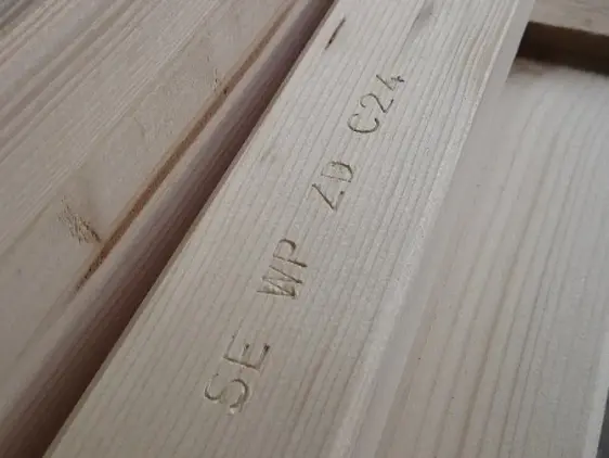 Drewno konstrukcyjne c24 świerk lity